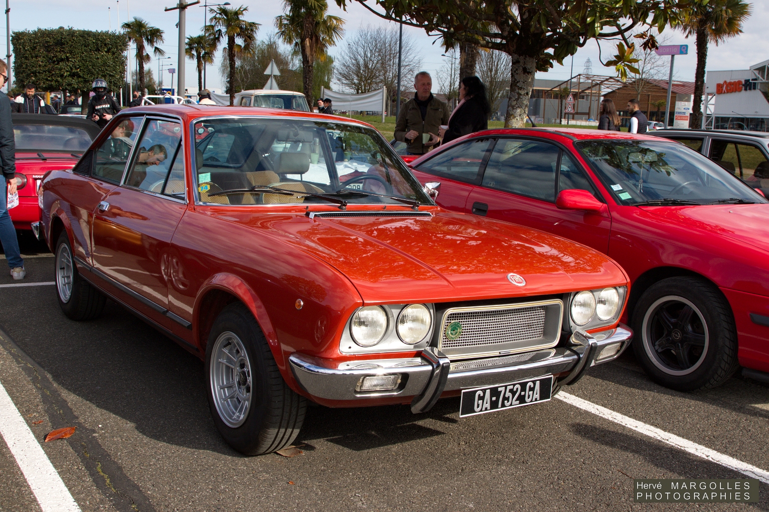 Fiat 124 Sport-02.jpg